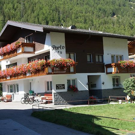 Ferienhaus Perle Saas-Grund Oda fotoğraf
